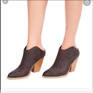 DV By Dolce Vita Nya Booties